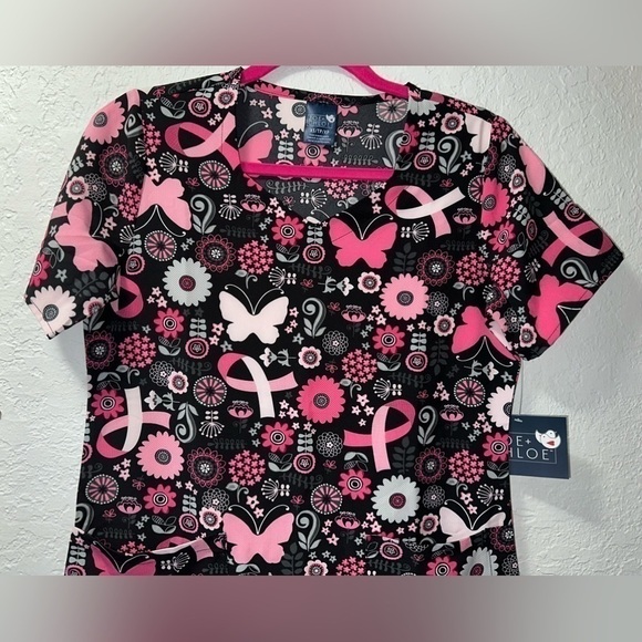 Zoe & Chloe Butterflies and Bows Women's 2 Pocket Scrub Top (NWT) - Picture 4 of 10